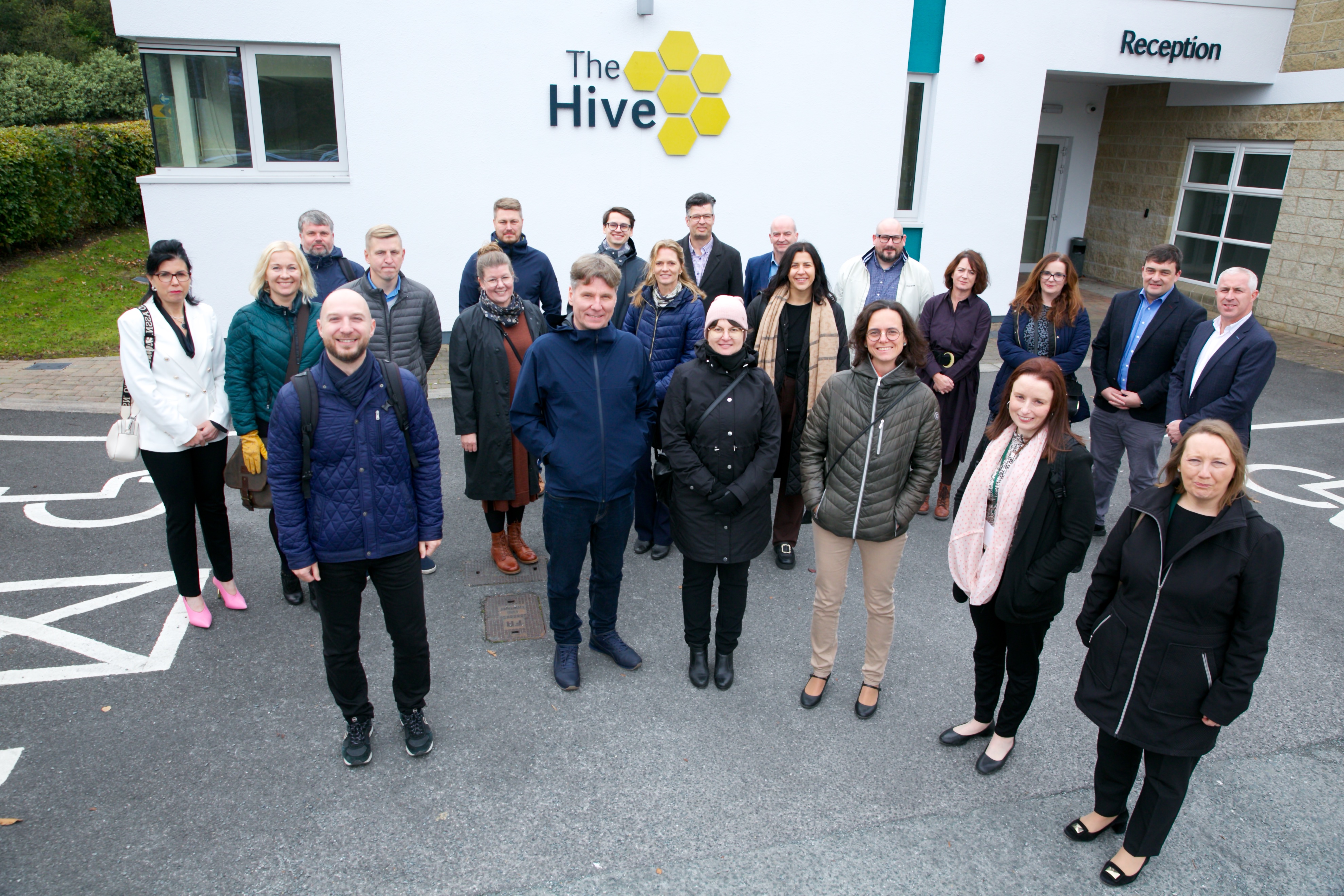 The Hive külastus Iirimaal, Kupland ja Connected Hubs