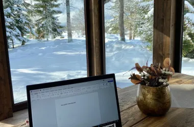 Lummava loodusvaatega kaugtöö-saunamaja Coworking with a view